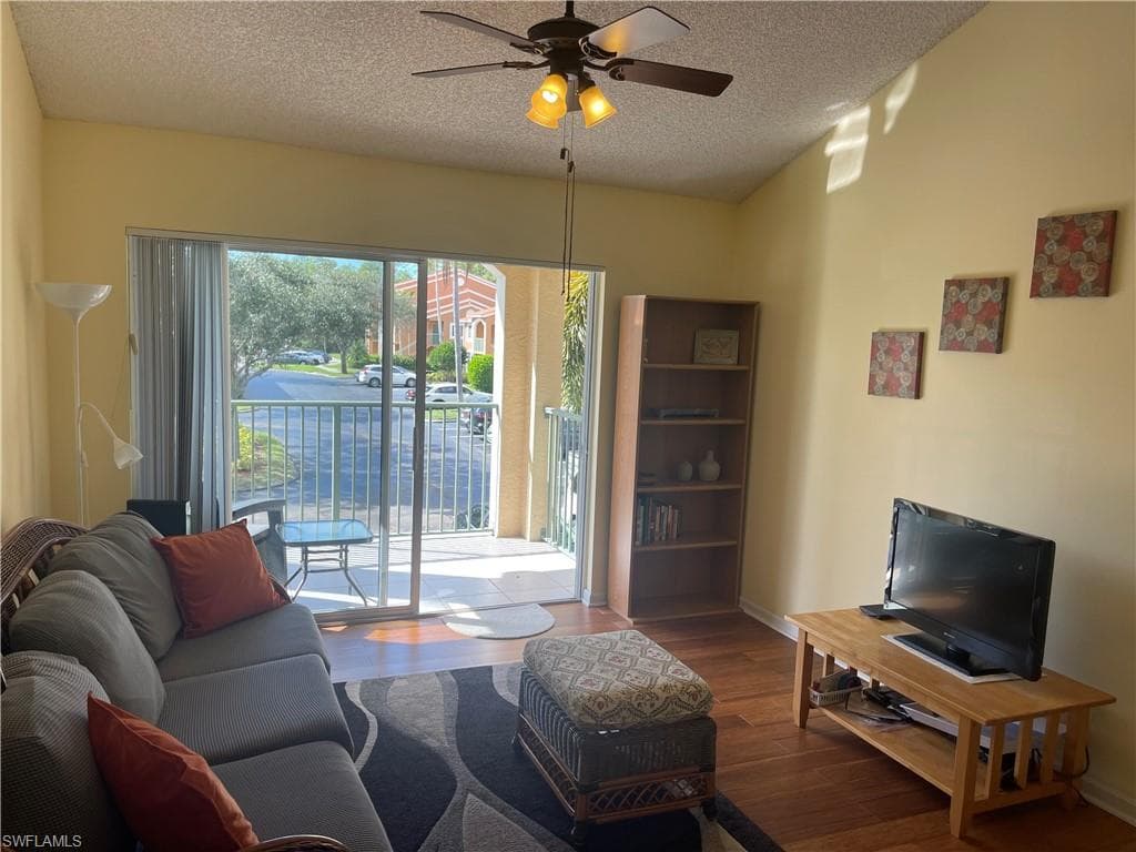 1260 Wildwood Lakes BLVD # 201, NAPLES FL 34104-6