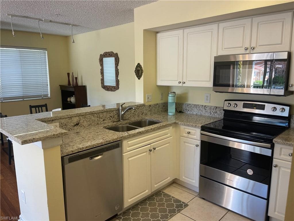 1260 Wildwood Lakes BLVD # 201, NAPLES FL 34104-2