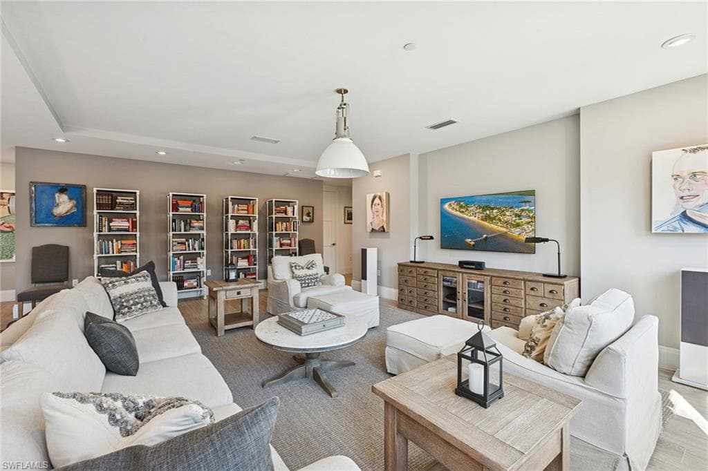 1135 3rd AVE S # 119, NAPLES FL 34102-21