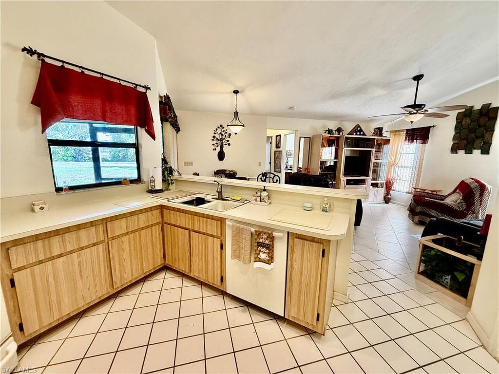 626 Linville PL, LEHIGH ACRES FL 33936-11