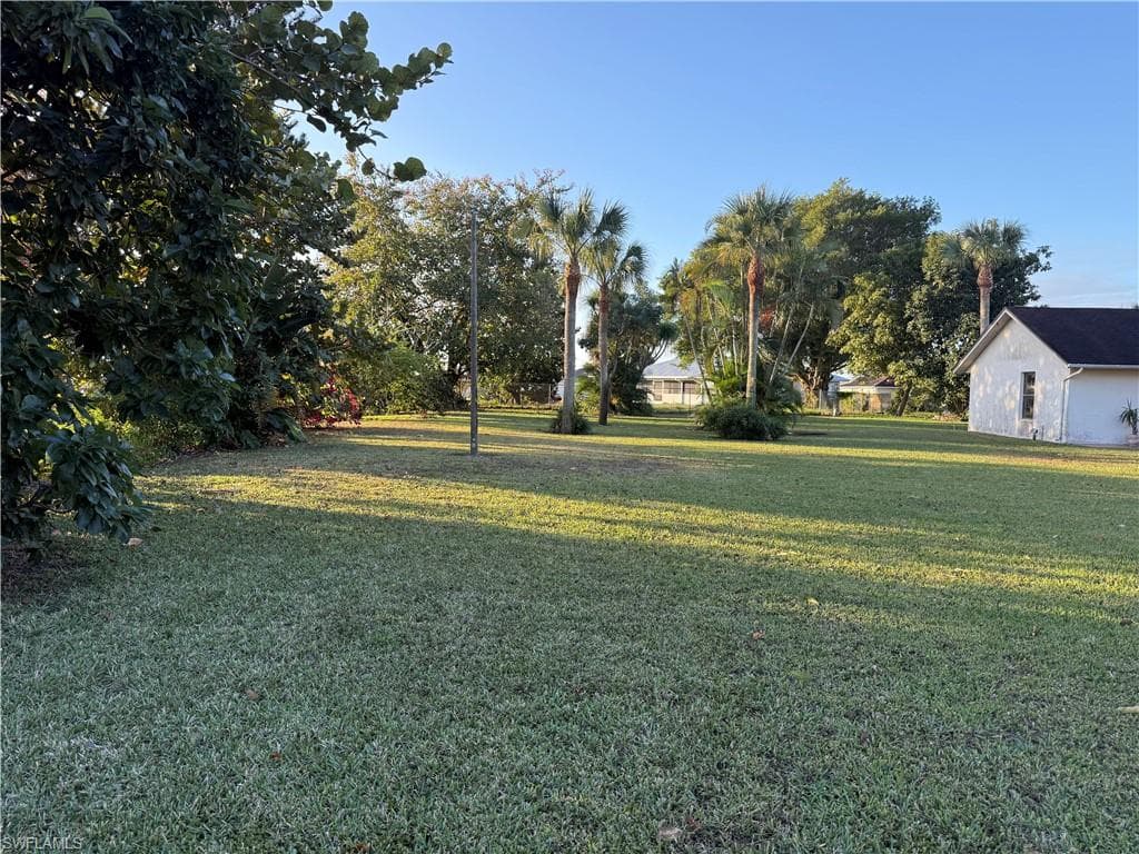 626 Linville PL, LEHIGH ACRES FL 33936-37