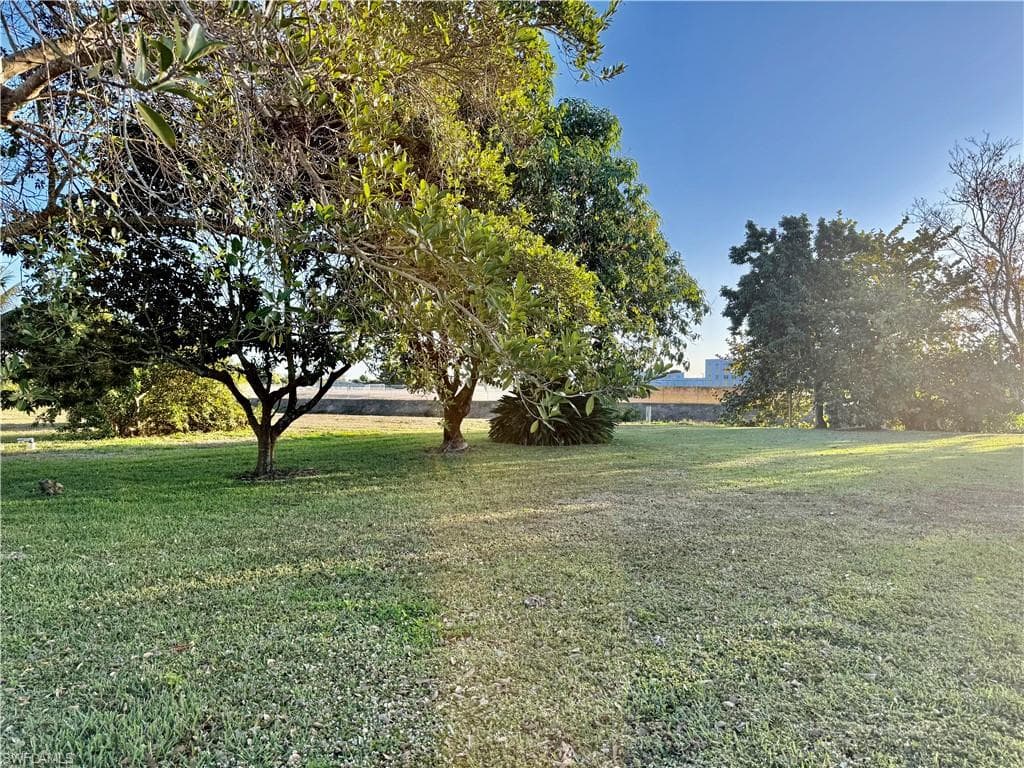 626 Linville PL, LEHIGH ACRES FL 33936-36