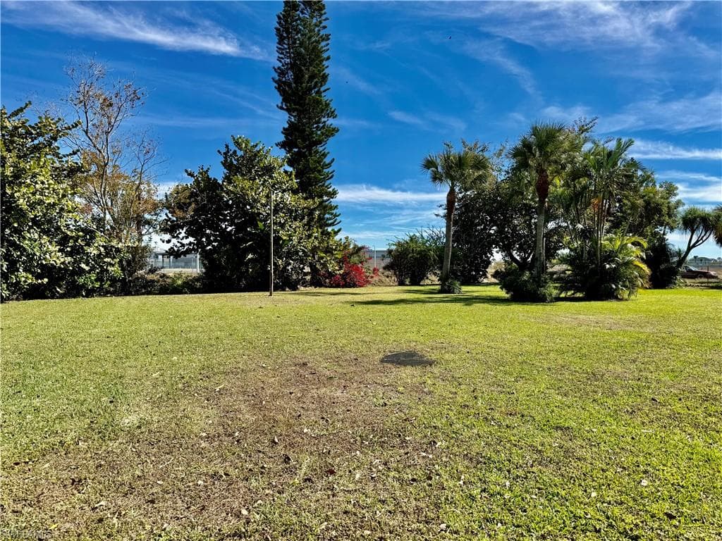 626 Linville PL, LEHIGH ACRES FL 33936-28