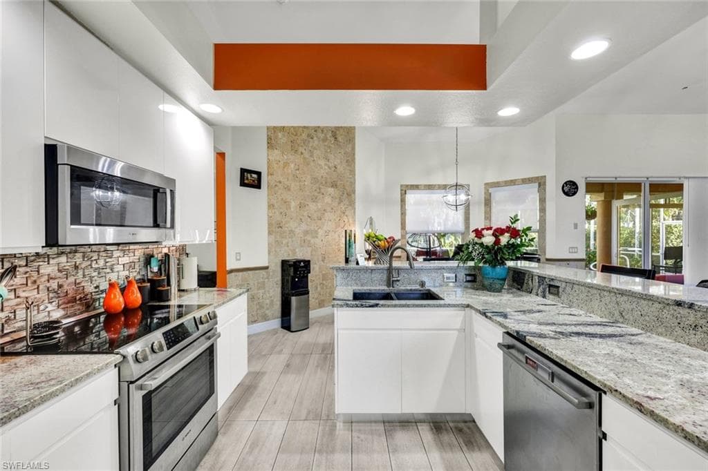 8596 Southwind Bay CIR, FORT MYERS FL 33908-9