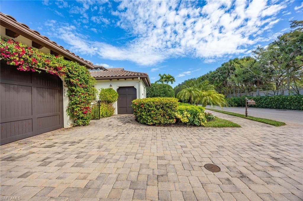 2277 Residence CIR-32