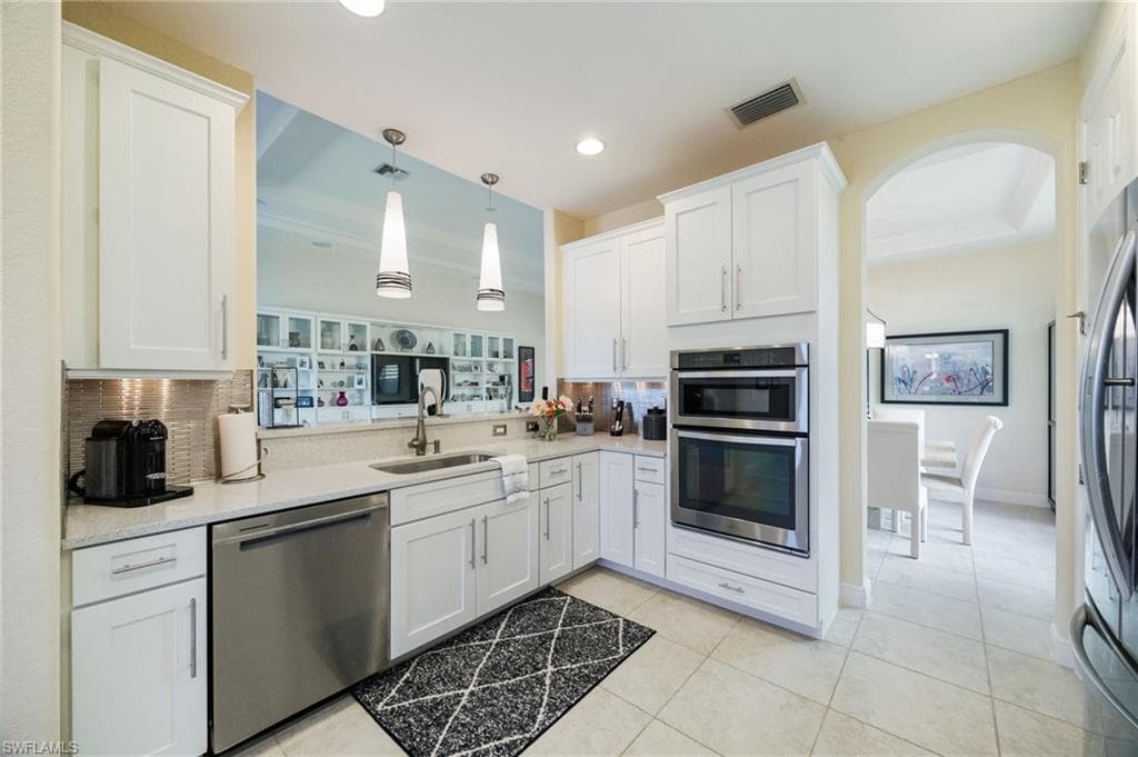 23452 Sanabria LOOP, BONITA SPRINGS FL 34135-8