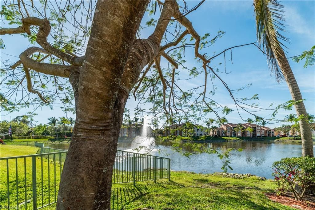 1230 Wildwood Lakes BLVD # 105, NAPLES FL 34104-6
