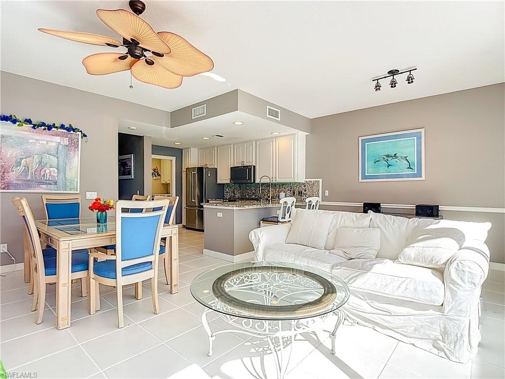 6186 Towncenter CIR-15