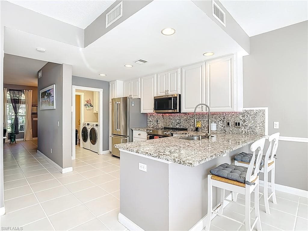 6186 Towncenter CIR-11