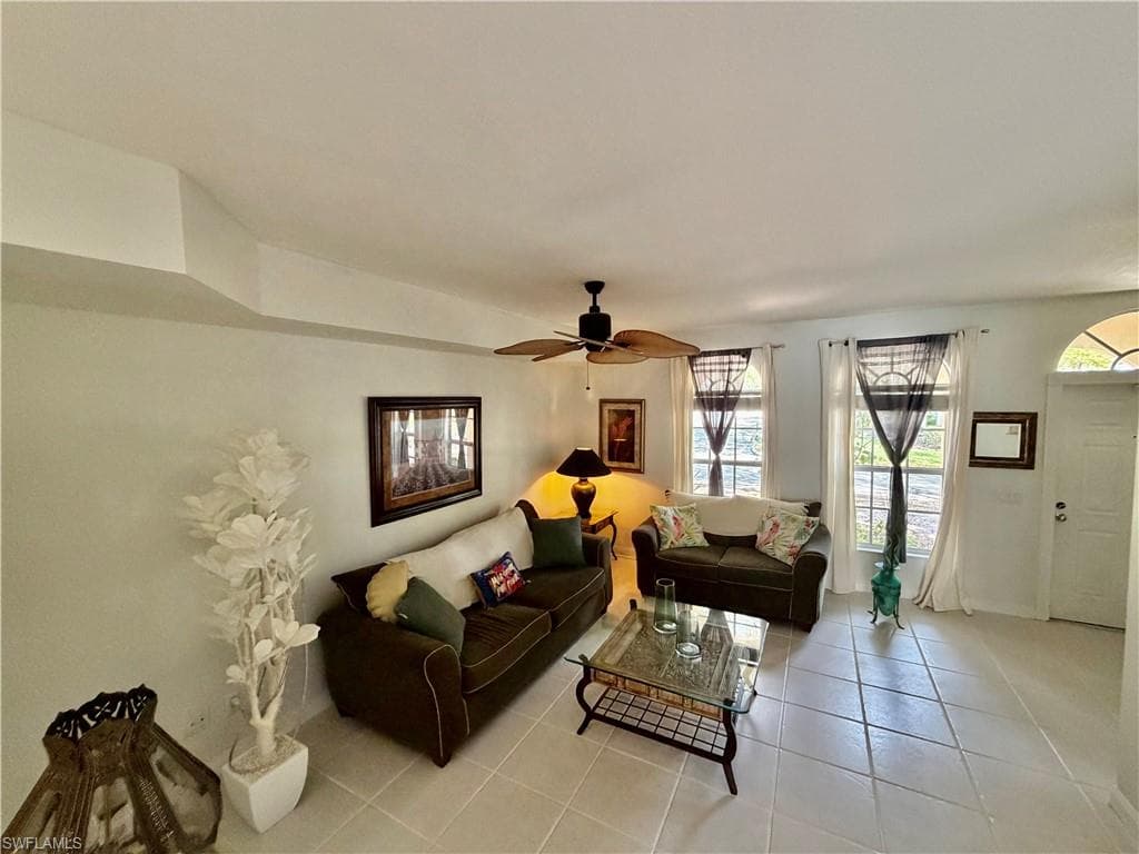 6186 Towncenter CIR-8