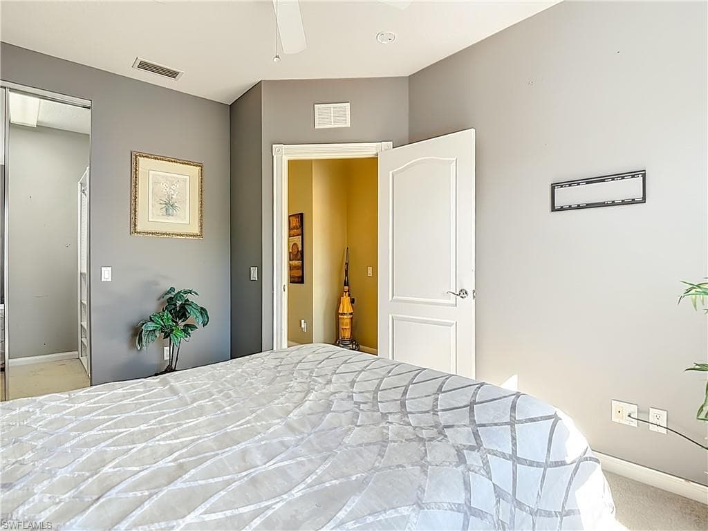 6186 Towncenter CIR-29