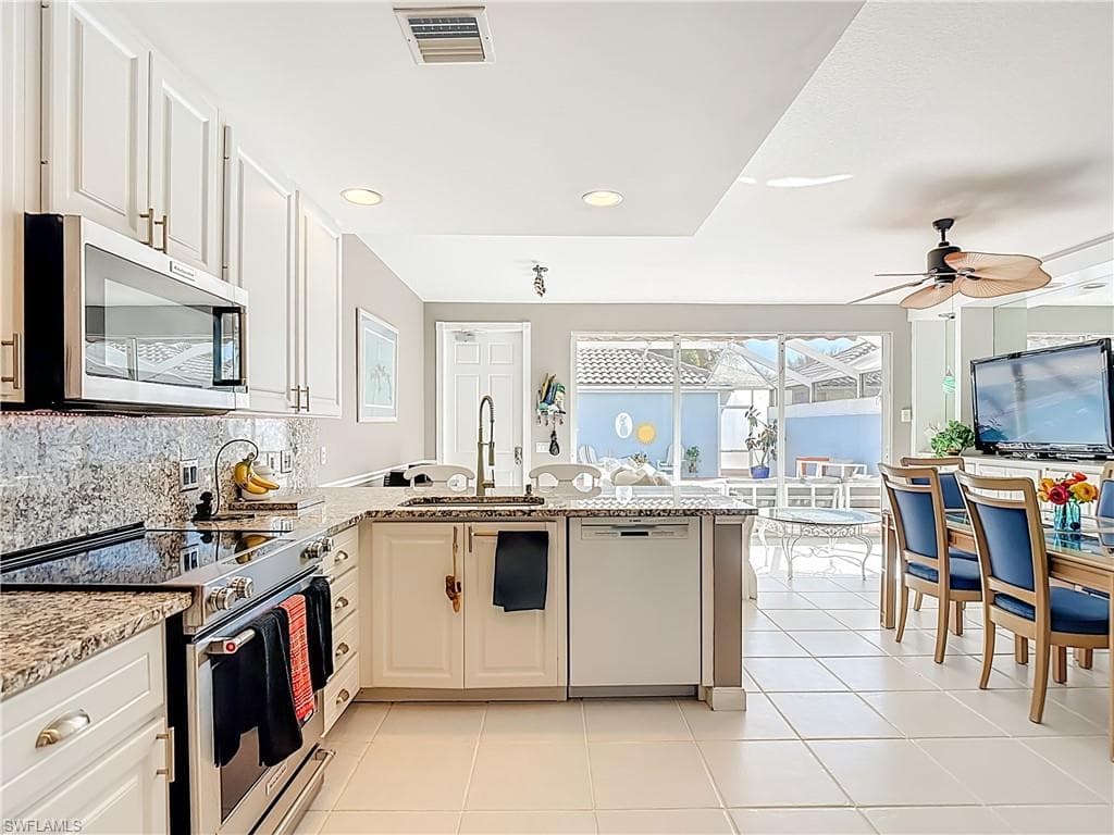 6186 Towncenter CIR-13