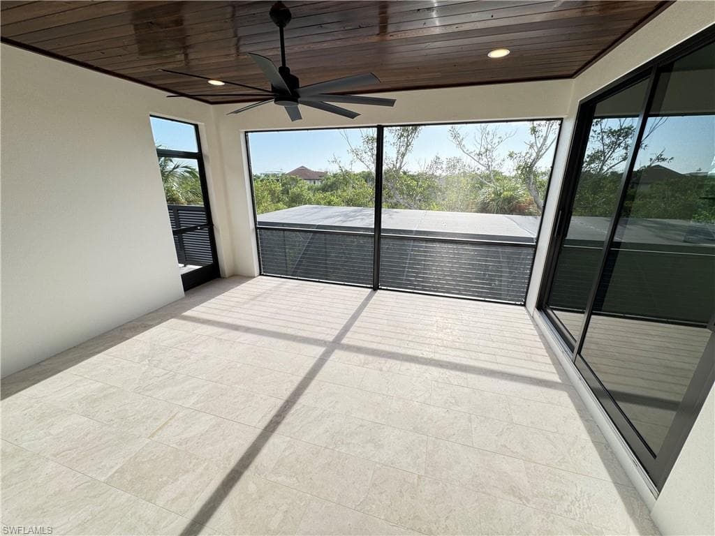 714 Hideaway CIR W-13