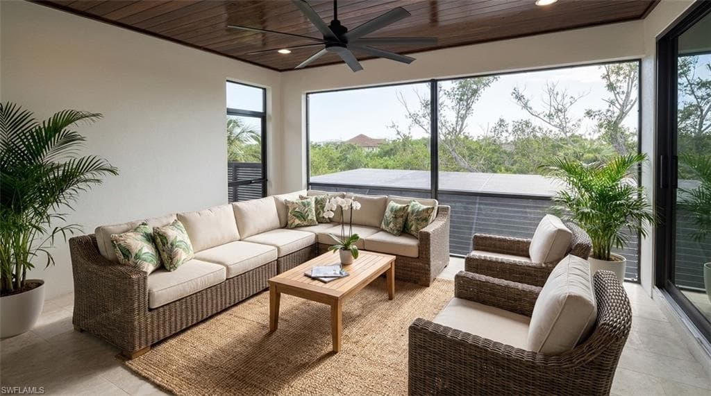 714 Hideaway CIR W-12