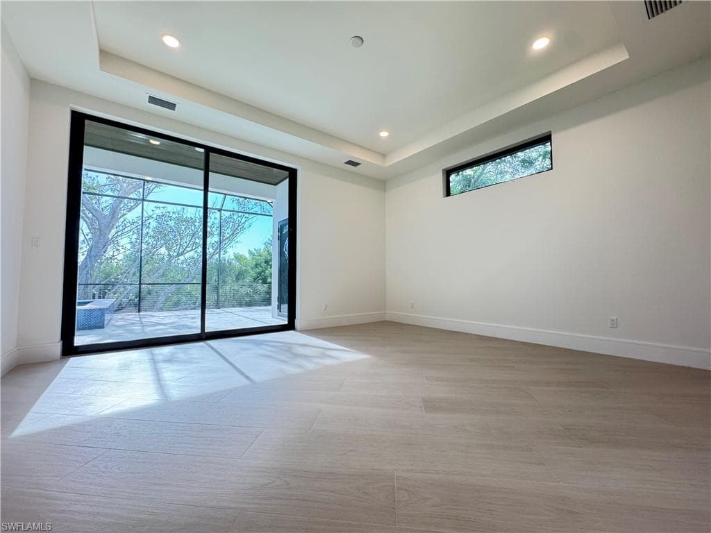 714 Hideaway CIR W-4