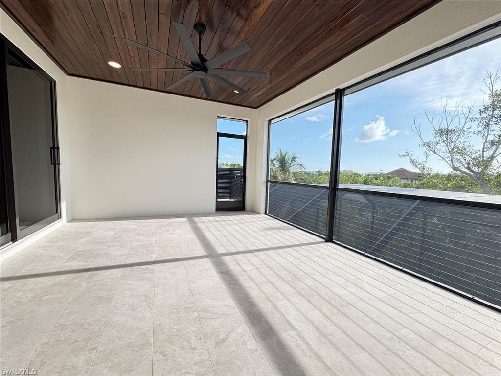 714 Hideaway CIR W-7