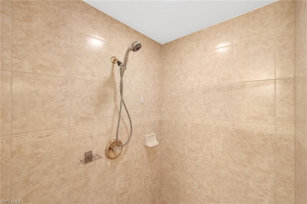 28700 Trails Edge BLVD # 203, BONITA SPRINGS FL 34134-25