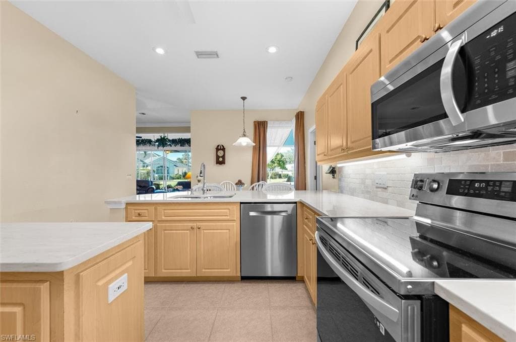 615 May Apple WAY, VENICE FL 34293-31