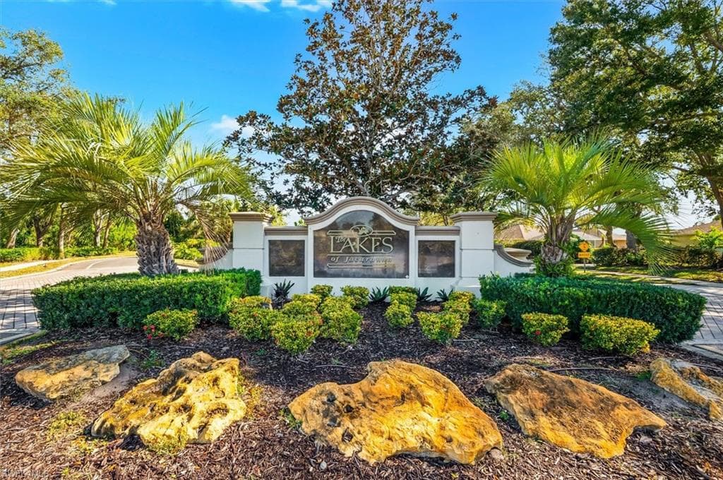 615 May Apple WAY, VENICE FL 34293-44