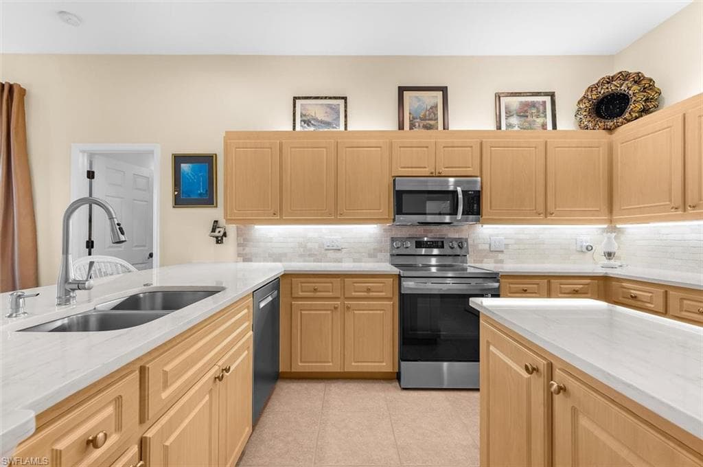 615 May Apple WAY, VENICE FL 34293-30