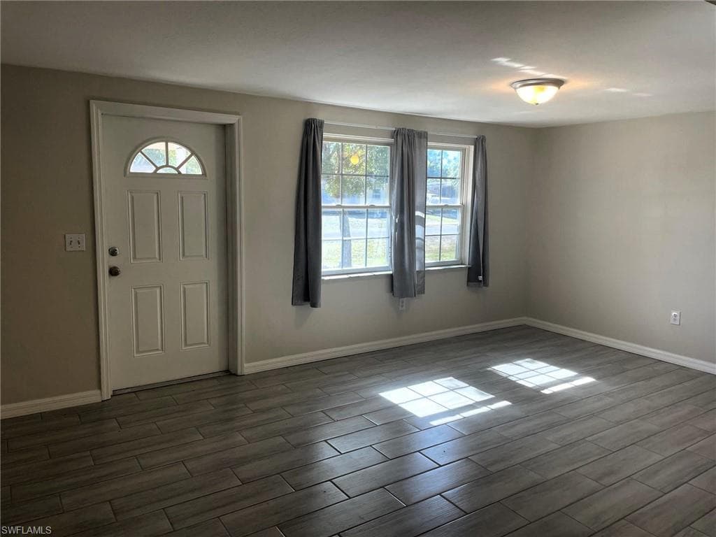 2173 Barry DR, FORT MYERS FL 33907-1