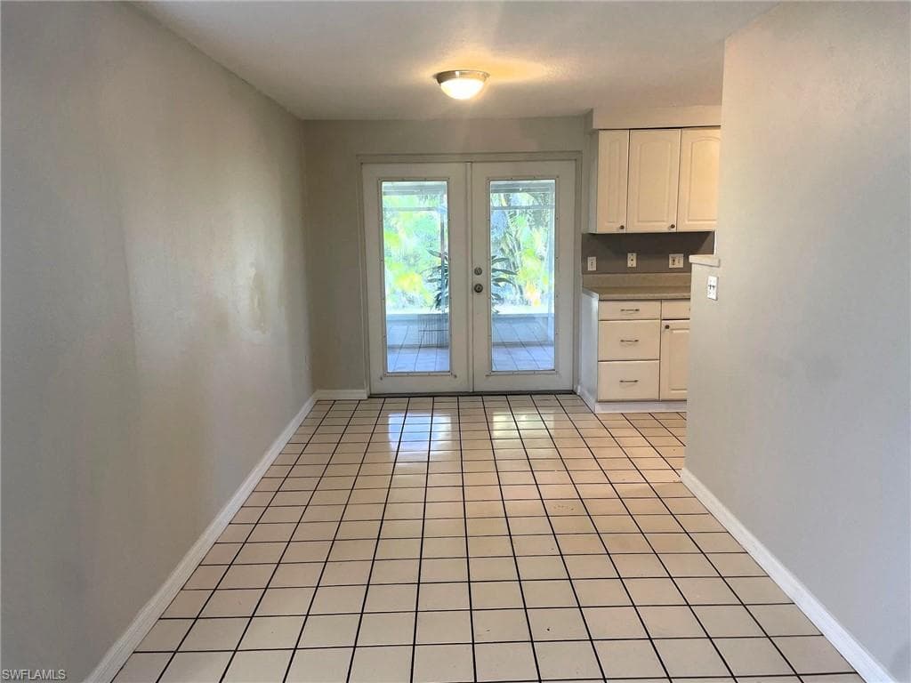 2173 Barry DR, FORT MYERS FL 33907-2