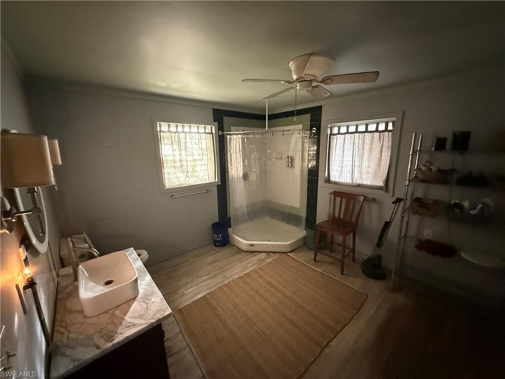 77 Oak ST, NORTH FORT MYERS FL 33903-15