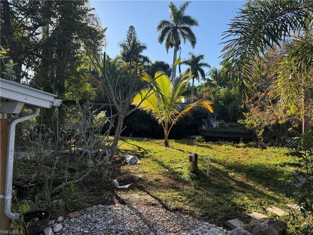 77 Oak ST, NORTH FORT MYERS FL 33903-8