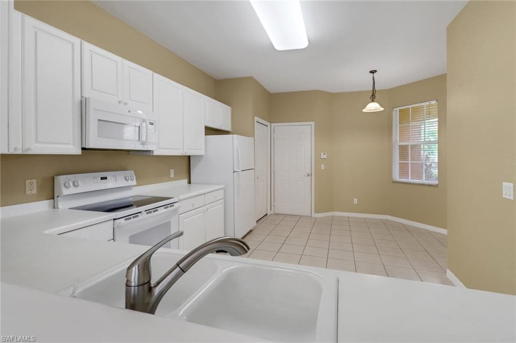 9720 Heatherstone River CT # 5, ESTERO FL 33928-2