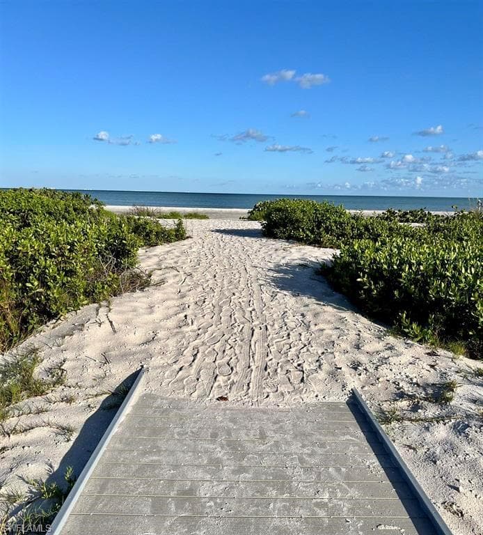 671 E Gulf DR, SANIBEL FL 33957-8