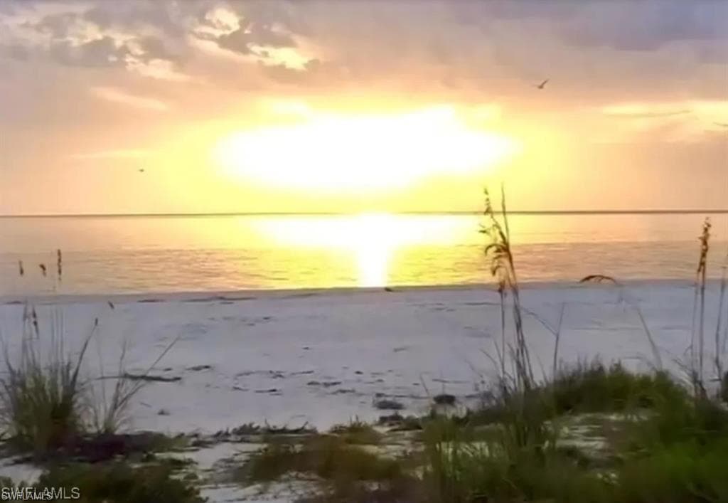 671 E Gulf DR, SANIBEL FL 33957-9