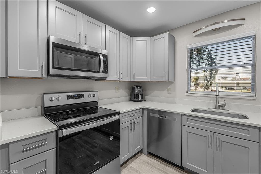 4912 Vincennes ST # 108, CAPE CORAL FL 33904-4