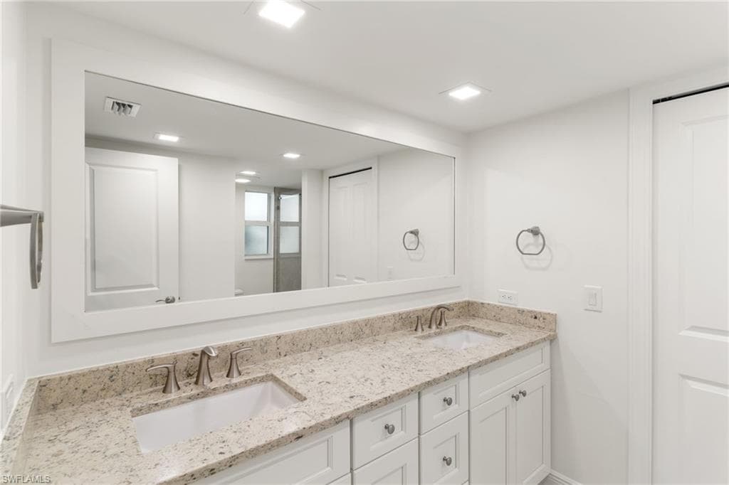 3049 W Gulf DR # 101, SANIBEL FL 33957-21