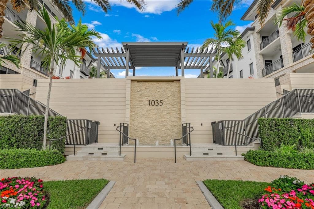 1035 3rd AVE S # 305, NAPLES FL 34102-25