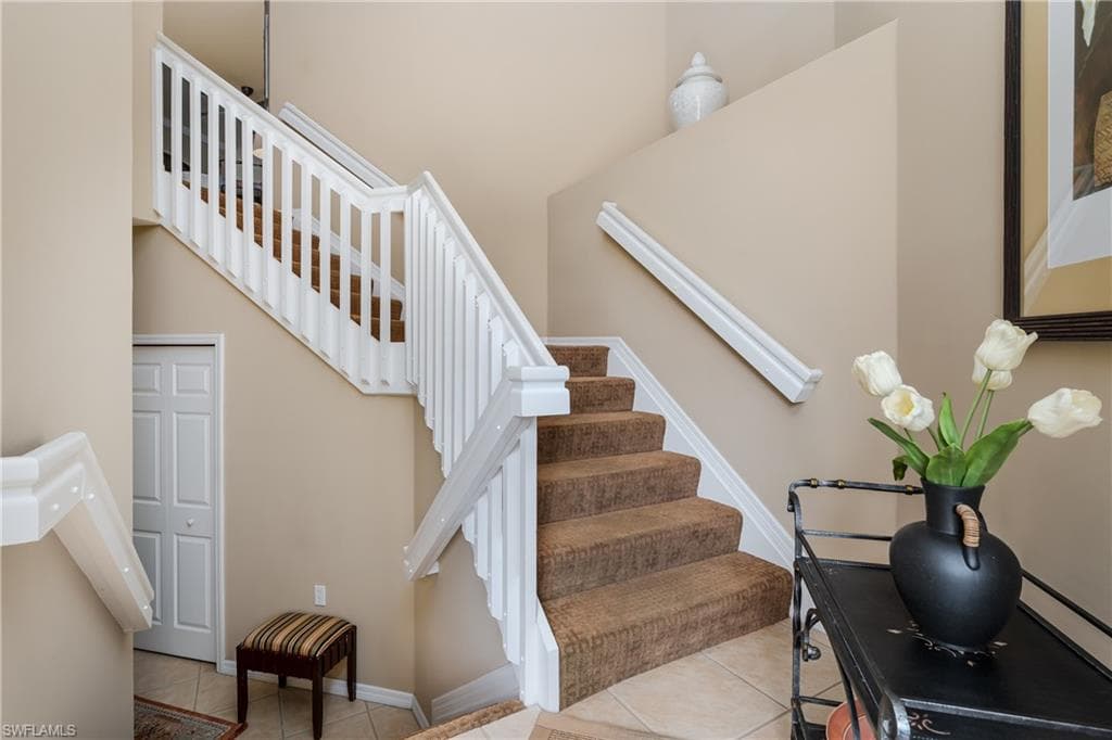 3989 Bishopwood CT W # 201, NAPLES FL 34114-5