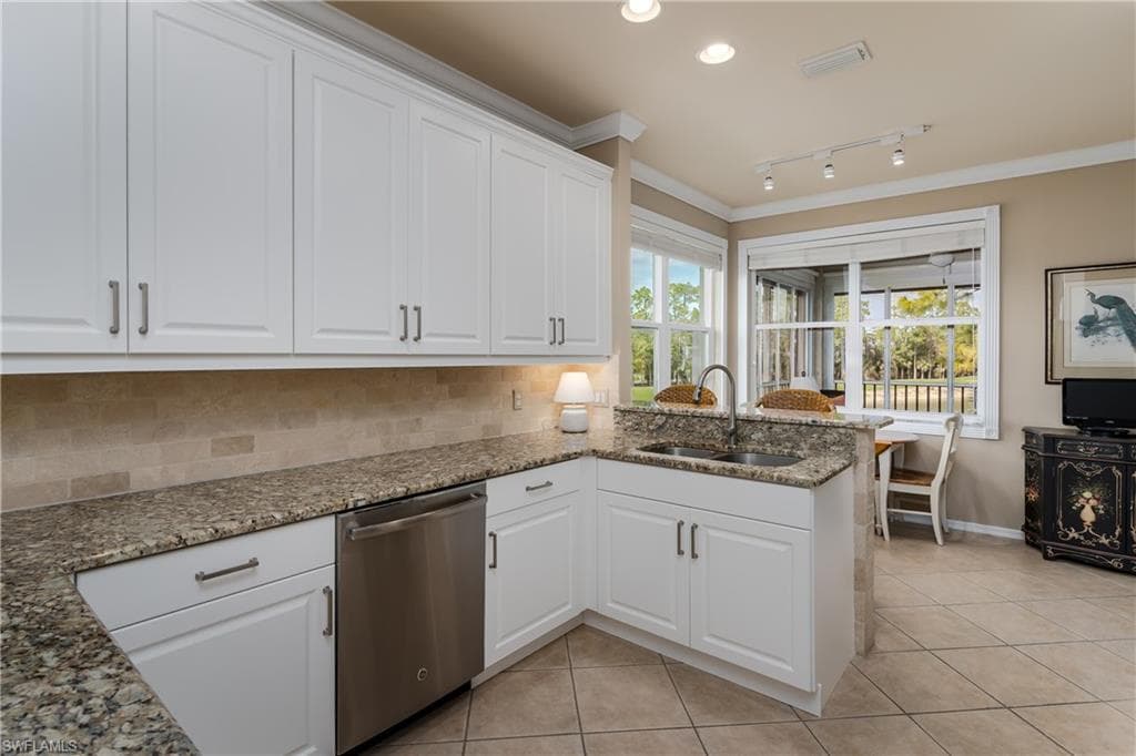 3989 Bishopwood CT W # 201, NAPLES FL 34114-12