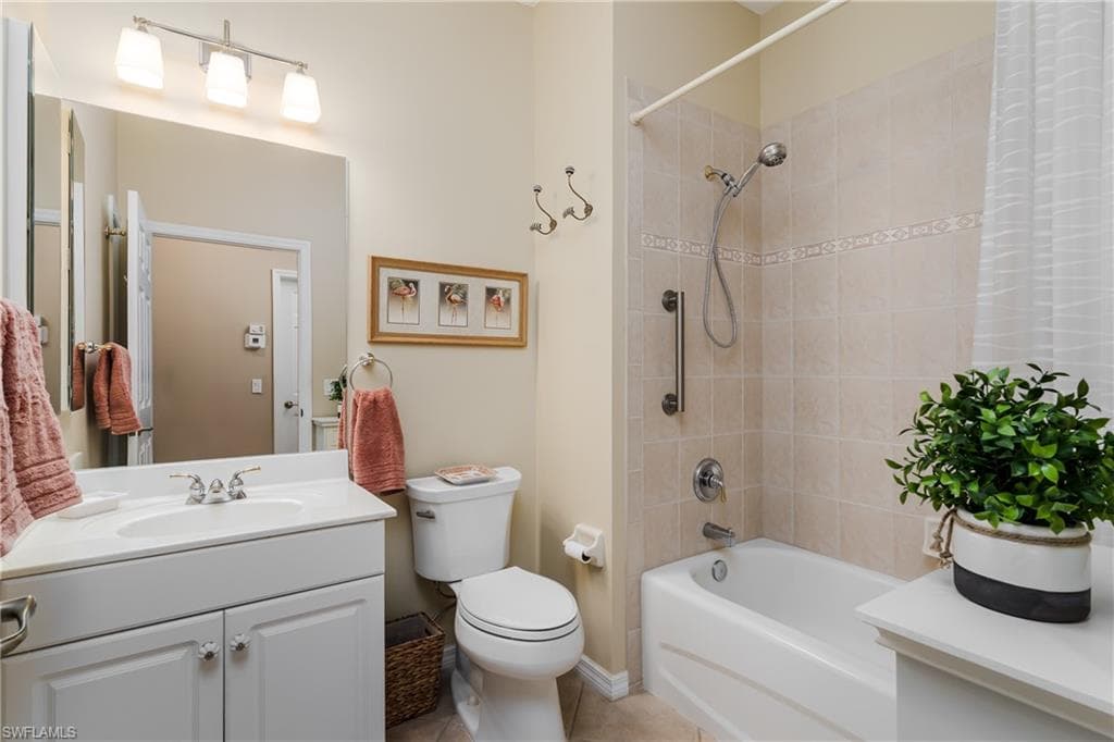 3989 Bishopwood CT W # 201, NAPLES FL 34114-21