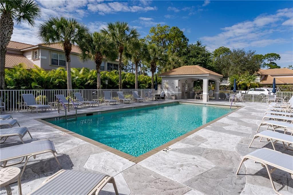 3989 Bishopwood CT W # 201, NAPLES FL 34114-27