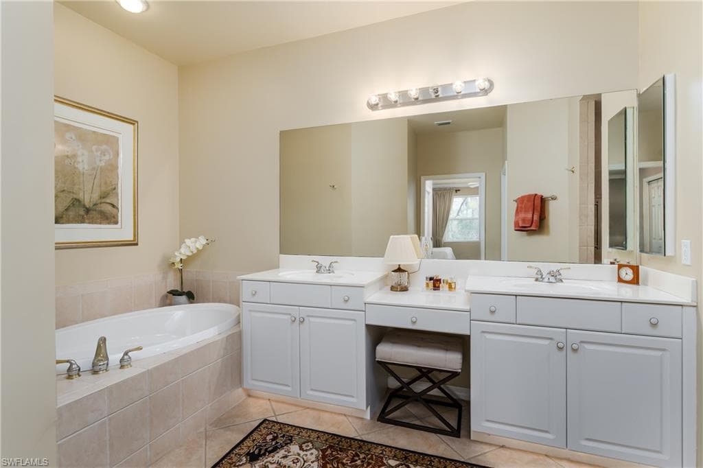 3989 Bishopwood CT W # 201, NAPLES FL 34114-17