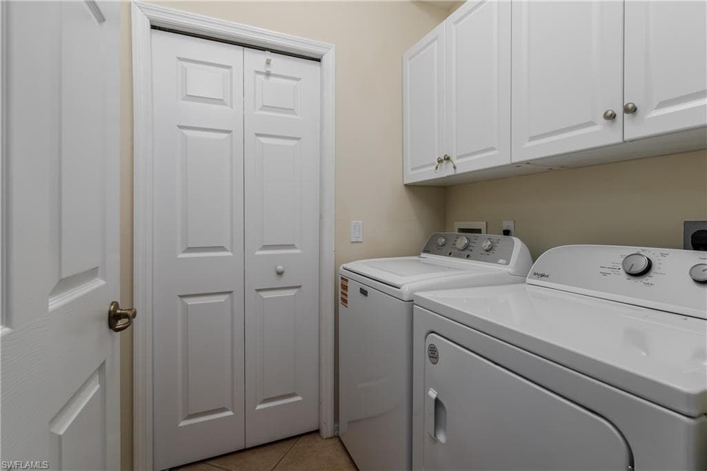 3989 Bishopwood CT W # 201, NAPLES FL 34114-24
