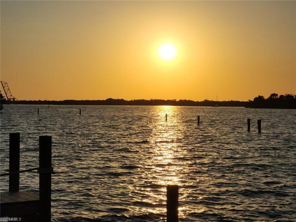 5211 Lake Caloosa DR, FORT MYERS FL 33905-1