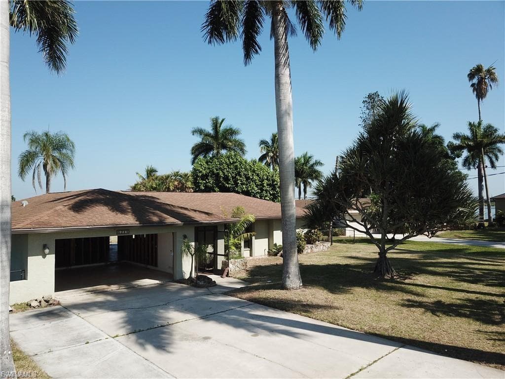 5211 Lake Caloosa DR, FORT MYERS FL 33905-11