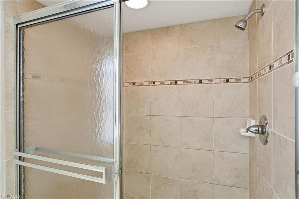 7680 Oleander Gate DR J202-23