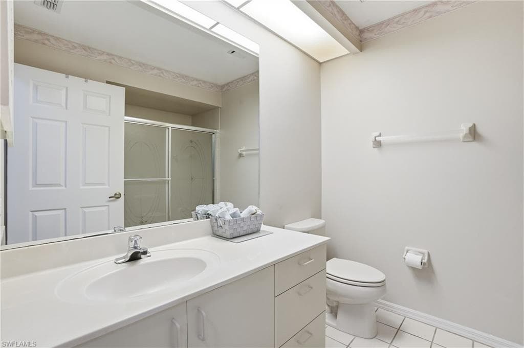 7680 Oleander Gate DR J202-27