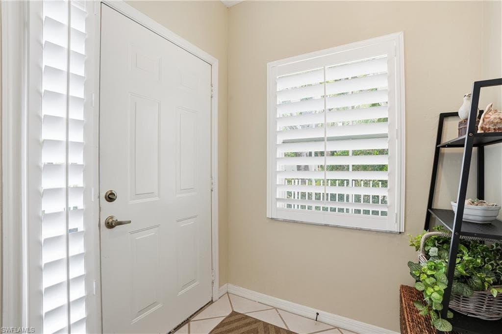 7680 Oleander Gate DR J202-3