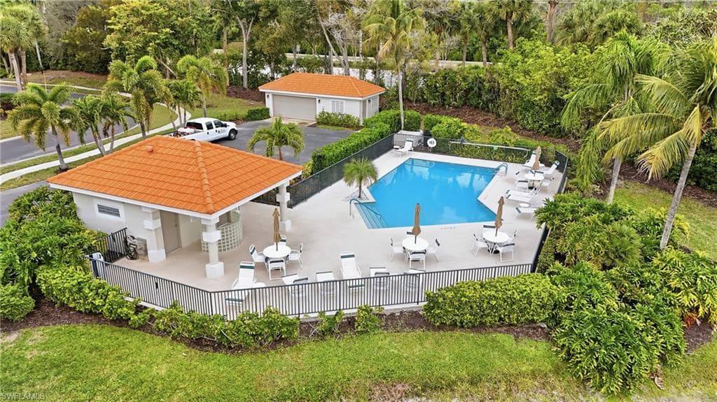 7680 Oleander Gate DR J202-37