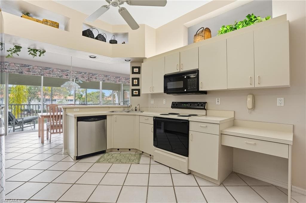 7680 Oleander Gate DR J202-15