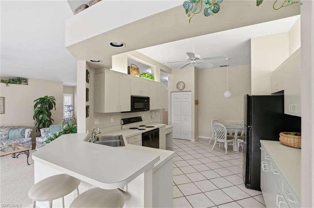 7680 Oleander Gate DR J202-11