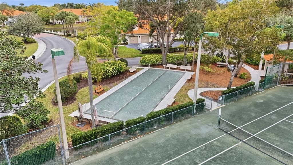 7680 Oleander Gate DR J202-40