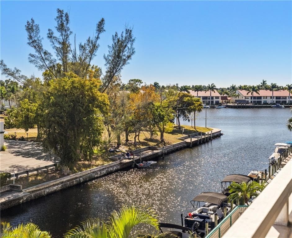 4803 Sunset CT # 304, CAPE CORAL FL 33904-5